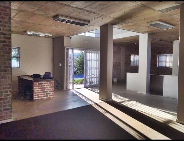 388M² WAREHOUSE RENTED IN CAPRICORN